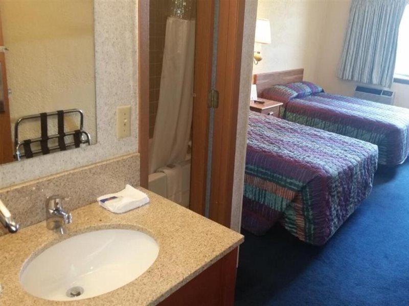 6-moline, Il Hotel
